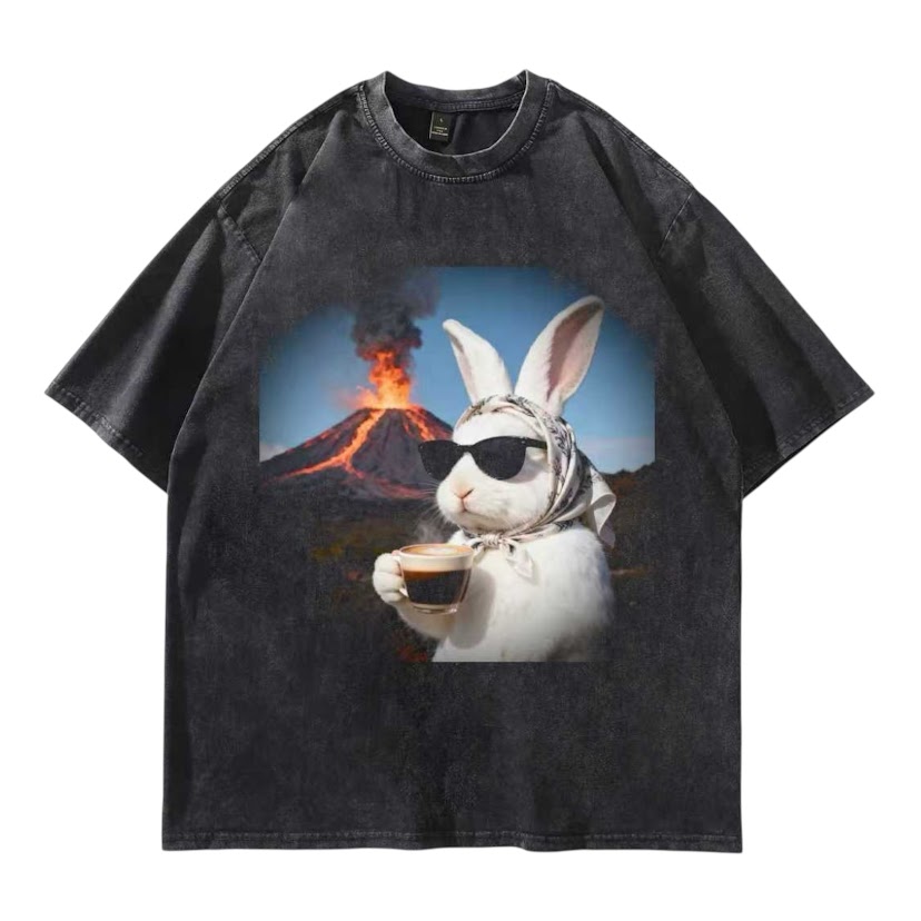 兔兔火山喝咖啡水洗短T